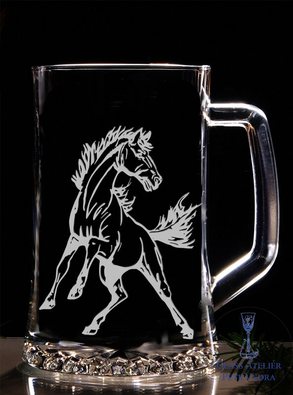 Pullitr nebo třetinka s pískovaným motivem - kůň