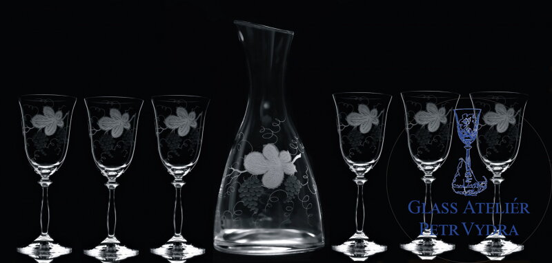 Set na víno 6x poháre na víno Angela 250 ml a 1x karafa s motívom vína Set na víno 6x poháre na víno Angela 250 ml a 1x karafa s motívom vína