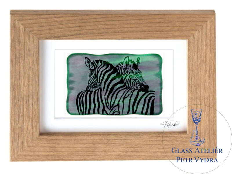 Zebra - zelené vitrážové sklo v hnědém rámu 13 x 18 cm ( pasparta 10 x 15 cm ) Zebra - zelené vitrážové sklo v hnědém rámu 13 x 18 cm ( pasparta 10 x 15 cm )