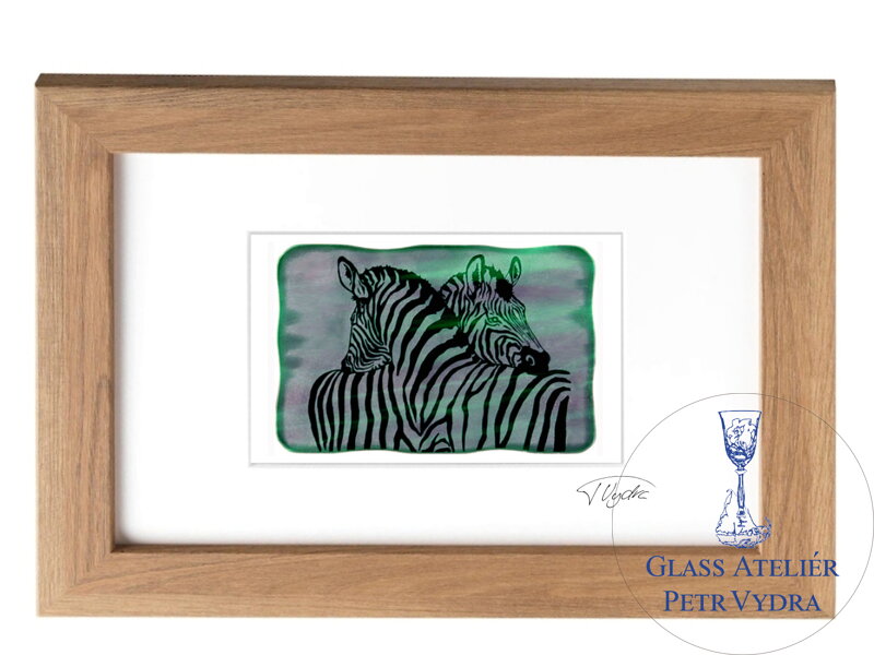 Zebra - zelené vitrážové sklo v hnědém rámu 21 x 30 cm ( pasparta 13 x 18 cm ) Zebra - zelené vitrážové sklo v hnědém rámu 21 x 30 cm ( pasparta 13 x 18 cm )