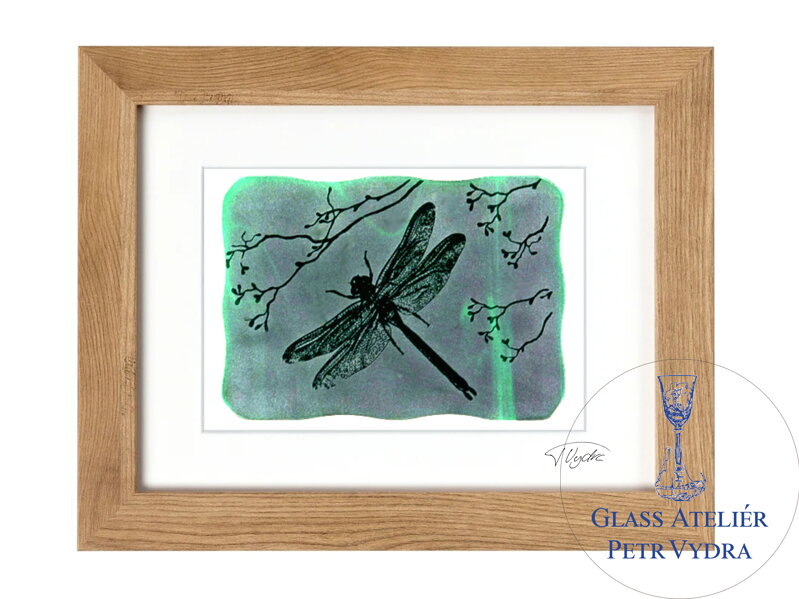 Vlk - zelené vitrážové sklo v hnědém rámu 30 x 40 cm ( pasparta 21 x 30 cm ) Vlk - zelené vitrážové sklo v hnědém rámu 30 x 40 cm ( pasparta 21 x 30 cm )