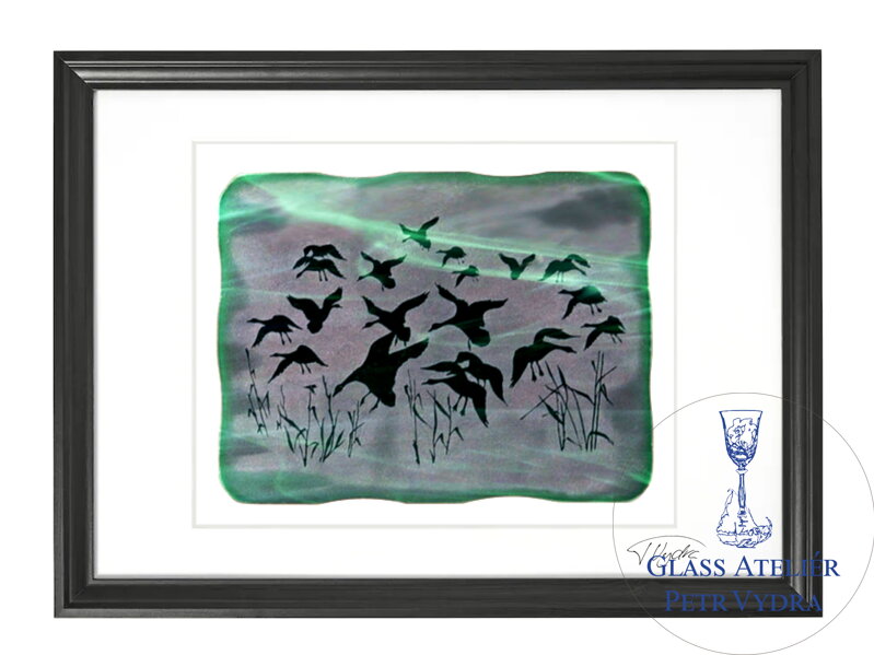 Husy - zelené vitrážové sklo v černém rámu 50 x 70 cm ( pasparta 40 x 50 cm ) Husy - zelené vitrážové sklo v černém rámu 50 x 70 cm ( pasparta 40 x 50 cm )