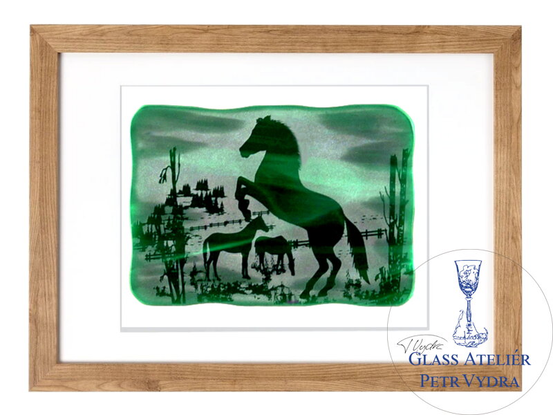 Kone - zelené vitrážové sklo v hnedom ráme 50 x 70 cm ( pasparta 40 x 50 cm )