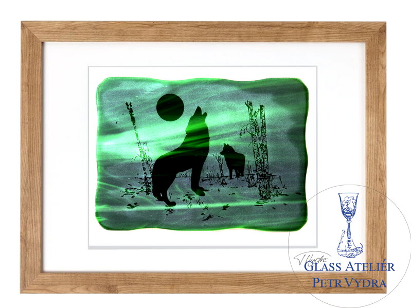 Vlk - zelené vitrážové sklo v hnedom ráme 50 x 70 cm ( pasparta 40 x 50 cm )