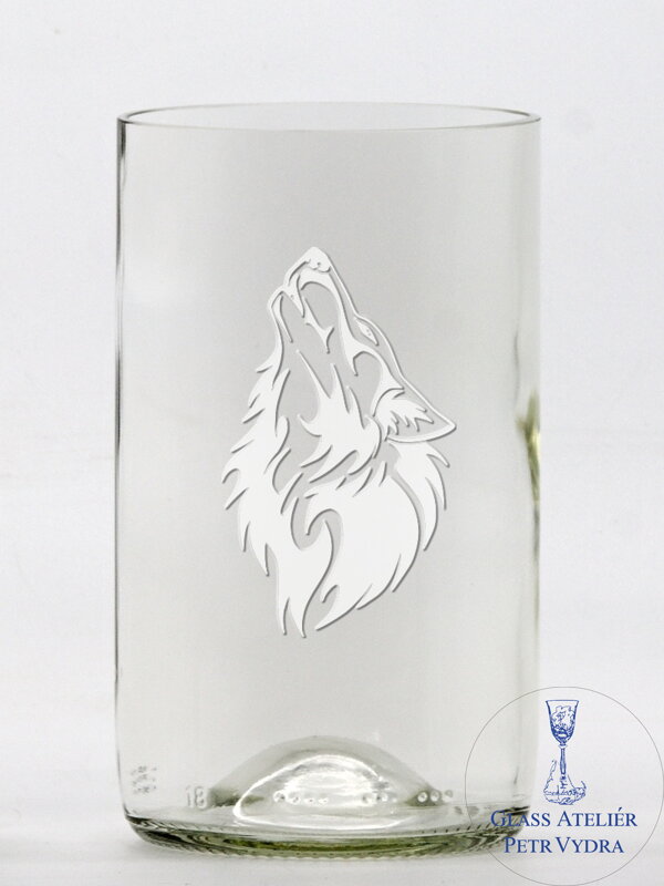 2ks Eko sklenice (z lahve od vína) střední čirá (13 cm, š 7,5 cm) motiv Vlk 2ks Eko sklenice (z lahve od vína) střední čirá (13 cm, š 7,5 cm) motiv Vlk