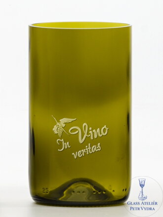 2ks Eko sklenice (z lahve od vína) střední olivová (13 cm, 7,5 cm) Moldavský čáp - In vino veritas