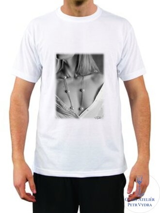 Tričko s krátkým rukávem Unisex- potisk autorských fotografií - fotograf Petr Vydra - Žena s korálky