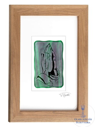 Modlící ruce - zelené vitrážové sklo v hnědém rámu 21 x 30 cm ( pasparta 13 x 18 cm )