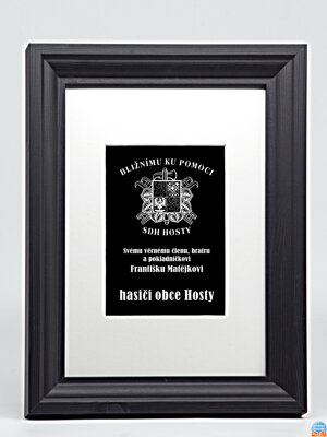 Firemní logo - černé sklo v rámu 21 x 30 cm ( pasparta 13 x 18 cm )