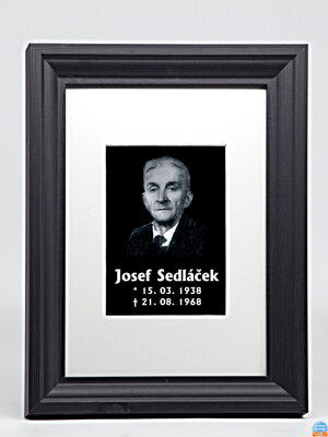 Pietní obraz - černé vitrážové sklo v rámu (fotografie a nápis) - 21 x 30 cm (pasparta 13 x 18 cm)