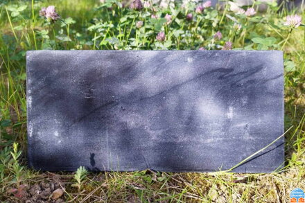 Náhrobní mramorová deska na šířku- tmavě šedá - Nápis s fotografií