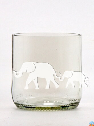 1 ks Eko sklenice ( z lahve od piva) malá čirá (7 cm, 6,5 cm) s pískovaným motivem, který můžete vybrat z galerie motivů pod výrobkem ( slon, vlci, malý princ, spirála atd ) balená dárkově v celofánovém sáčku