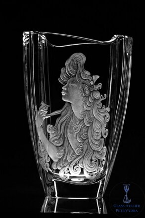 Handgravierte Originalvase - Motiv von Alfons Mucha