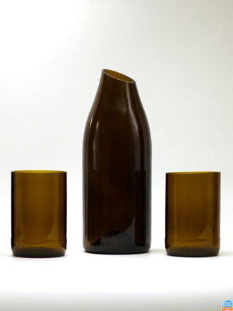 Eko sklenice (z lahve od piva) 2x střední hnědá(10 cm, 6,5 cm) a karafa 22 cm. Baleno v dárkové krabičce