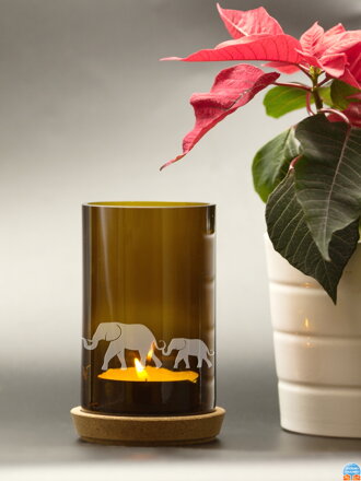 Motiv  slon - Upcyklovaný svícen z lahve na svíčku hnědý 13 cm - korkový podstavec a čajová svíčka, baleno v celofánovém sáčku