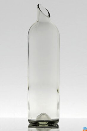 Öko Karaffe aus recyceltem Glas (aus einer Weinflasche) klar