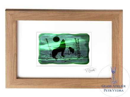 Vlk - zelené vitrážové sklo v hnědém rámu 21 x 30 cm ( pasparta 13 x 18 cm )