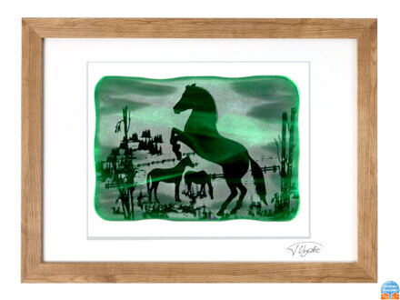 Koně - zelené vitrážové sklo v hnědém rámu 50 x 70 cm ( pasparta 40 x 50 cm )