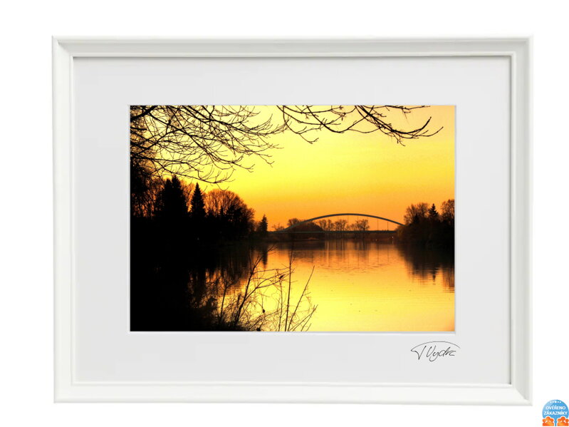 Umělecká fotografie Krajina - Most přes Labe (bílý rám)