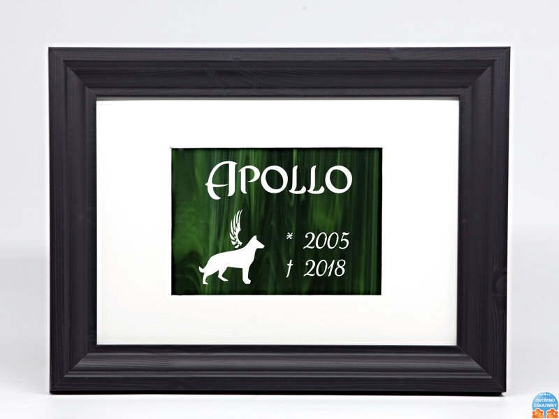Pietny obraz - zelené vitrážové sklo v ráme - nápis a silueta psa 21 x 30 cm (pasparta 13 x 18 cm)