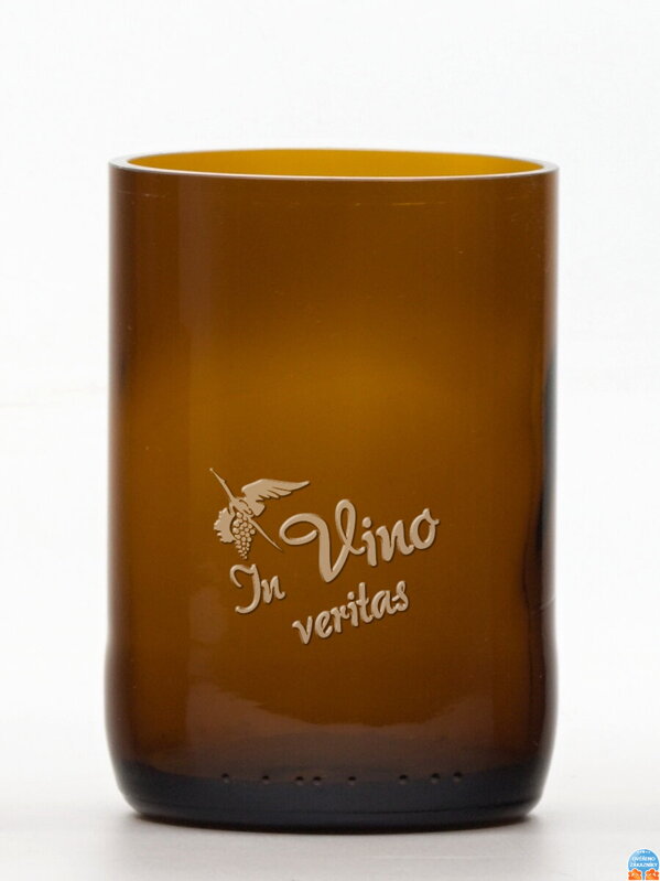 2 St. Öko-Gläser (aus einer Bierflasche) mittelbraun (10 cm, 6,5 cm) Moldawischer Storch - In vino veritas