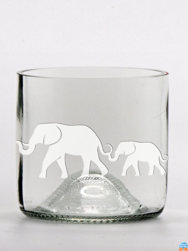 1 ks Eko sklenice ( z lahve od vína) mini čirá (7 cm, 7,5 cm)s pískovaným motivem, který můžete vybrat z galerie motivů pod výrobkem ( slon, vlci, malý princ, spirála atd ) balená dárkově v celofánovém sáčku