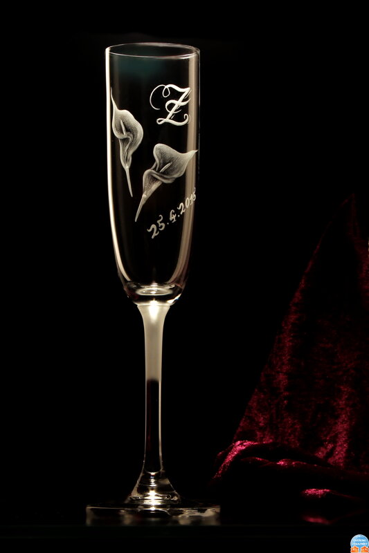2x Svatební sklenička Thun 190 ml s motivem Kaly a monogramem s dárkovou krabicí s prostorem na lahev šampusu