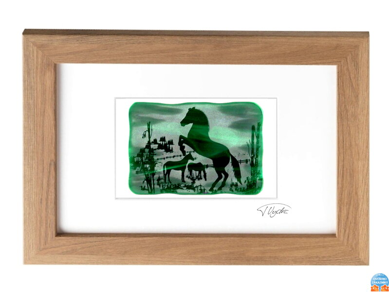 Koně - zelené vitrážové sklo v hnědém rámu 21 x 30 cm ( pasparta 13 x 18 cm )