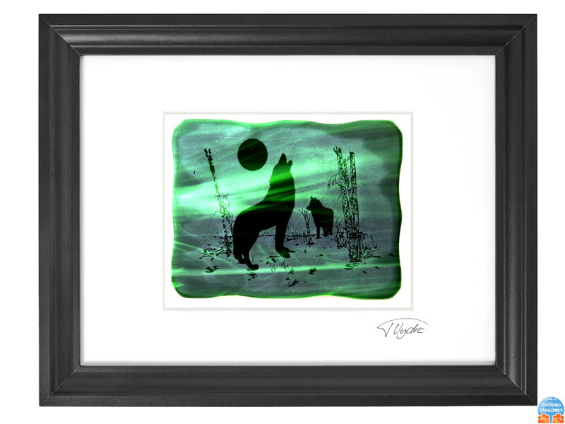 Vlk - zelené vitrážové sklo v černém rámu 30 x 40 cm ( pasparta 21 x 30 cm )