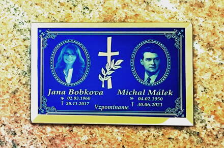 Vzor č.4 GoldFotoglass - náhrobní skleněná deska s modro zlatým titánovým potiskem s 2x portrétem a nápisem