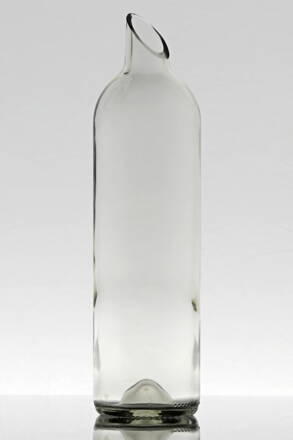 Öko Karaffe aus recyceltem Glas (aus einer Weinflasche) klar