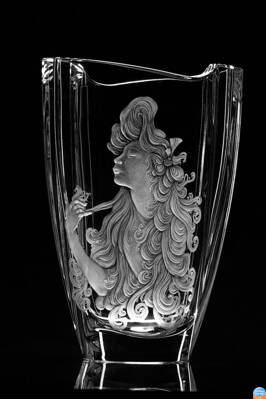 Ručně rytá originální váza - motiv Alfons Mucha