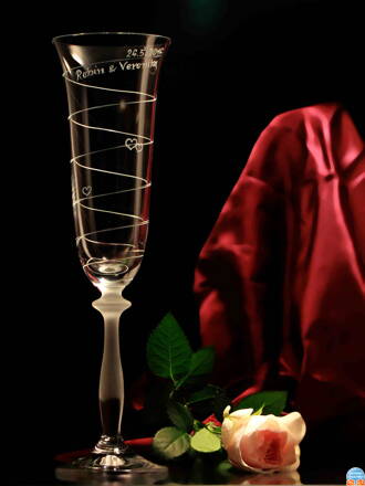 2x Svatební sklenička Angela 190 ml s motivem spirálky, jmény a datumem s dárkovou krabicí s prostorem na lahev šampusu